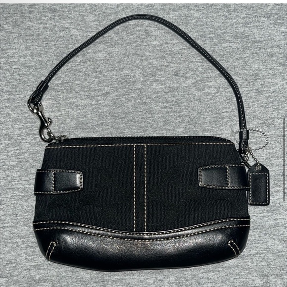 Coach Jacquard wristlet EUC - Picture 5 of 7